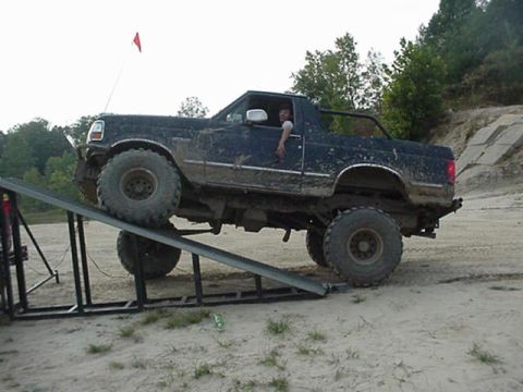 1992 Ford Bronco - side veiw.