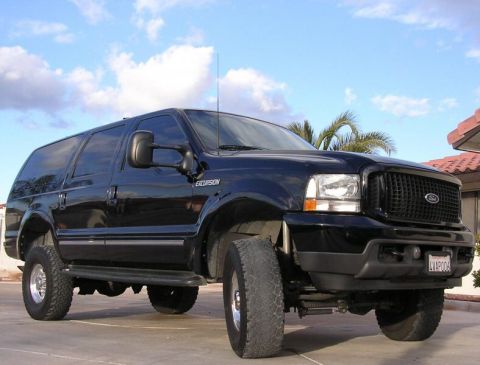 2002 Ford Excursion photo