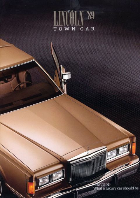 1982 Ford Crown Victoria LTD - 1989 Lincoln Town Car Brochure pg1