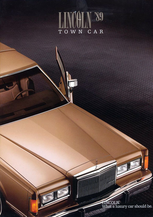 1989 Lincoln Town Car Brochure pg1