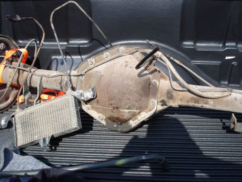 1986 Ford Bronco - shot of the diff cover