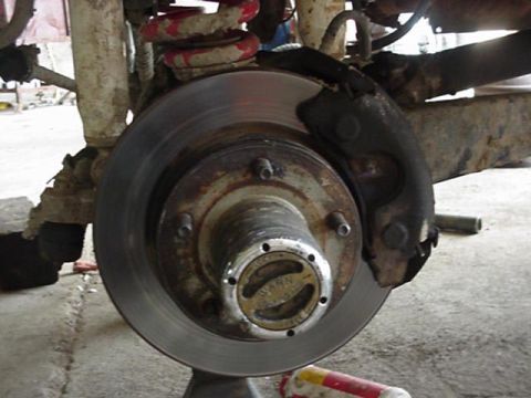 1992 Ford Bronco - taking apart the front