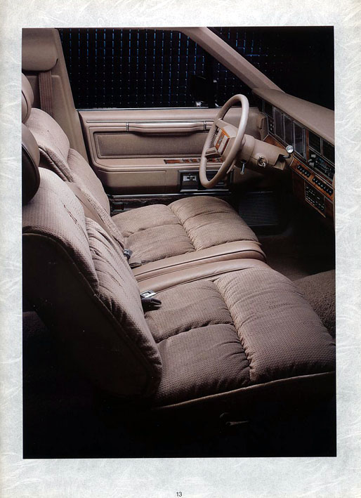 1989 Lincoln Town Car Brochure pg9