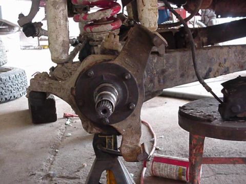1992 Ford Bronco - 8 lug spindle moued on the 1/2 ton knuckle