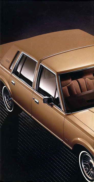 1982 Ford Crown Victoria LTD - 1989 Lincoln Town Car Brochure pg16
