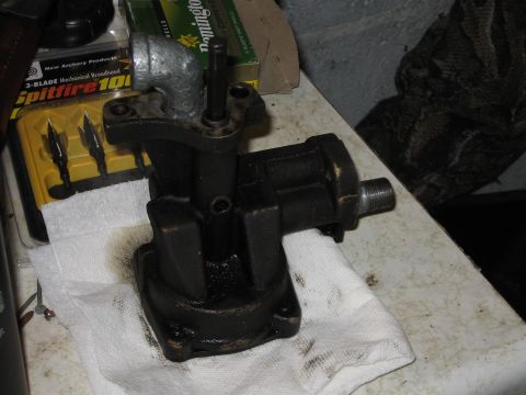 1980 Ford Bronco - Waste oil (vegetable oil, motor oil, glycerine, mixes of these three) metering pump. An old Ford 300ci I6 oil pump! It will be driven by an…
