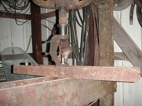 1992 Ford Bronco - got pissed, since it would reach far enough, so i go tout the 150 ton shop press, and pressed in the upper balljoint, it did a balancing ac…