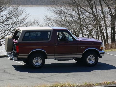 1996 Ford Bronco photo