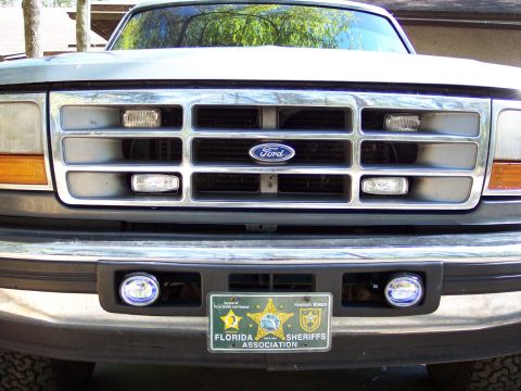 1996 Ford Bronco - Grille lights - taper in