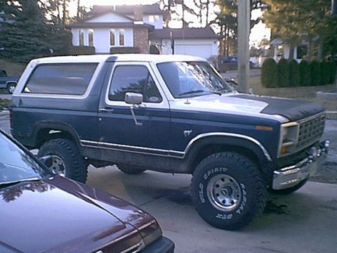 1992 Ford Bronco - The image displays a graphic indicating that the file was not found.