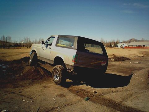 1990 Ford Bronco - 3in body . 33x12.50x15 checking flex can't wait till i get my 4in lift