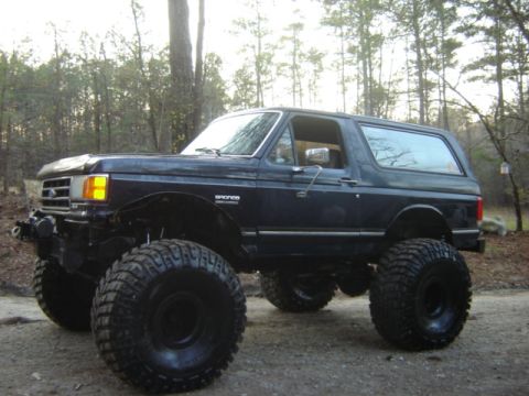 1989 Ford Bronco - This lifted 1989 Ford Bronco is ready for off-road adventures with its massive tires and stance.