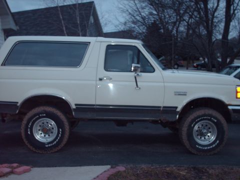 1990 Ford Bronco “jojo”