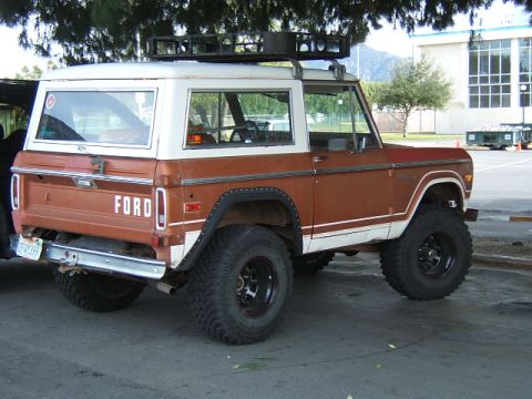 1988 Ford Bronco - This 1978 Ford Bronco is equipped with a roof rack and large off-road tires.