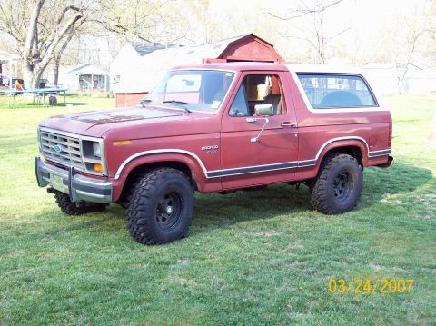 1986 Ford Bronco - New 34x10.50 shoes