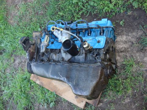 1983 Ford Bronco - here is the motor waiting for a new home.