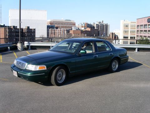 2001 Ford Crown Victoria
