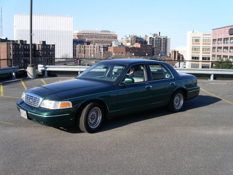 2001 Ford Crown Victoria