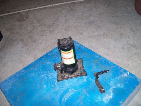 1996 Ford Bronco - OEM bottle Jack