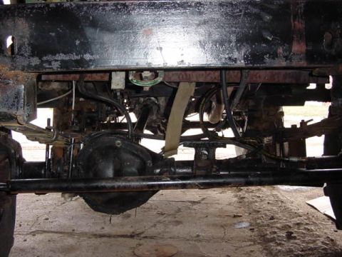 1992 Ford Bronco - front axle limit strap.