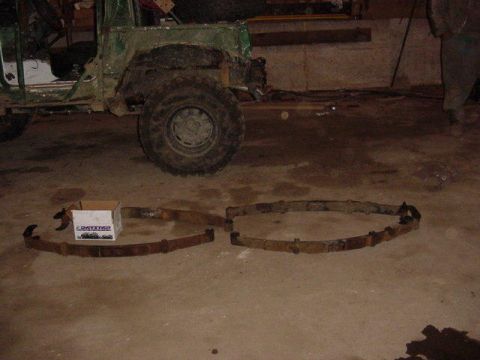 1992 Ford Bronco - liifted a YJ, so i got the old springs as spares.