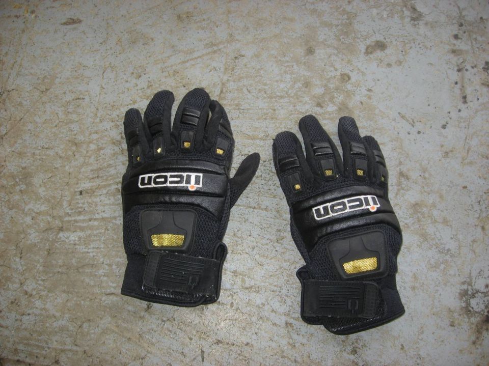 Icon black gloves 
Men's XL

$15