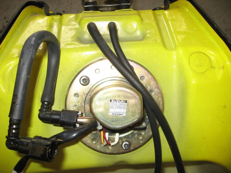 Gas Tank some damage 
No lock 

Make offer