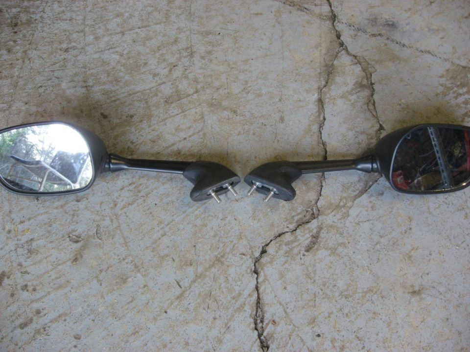 Yamaha R6 Mirrors


Make offer