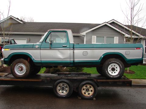 1996 Ford Bronco - This 1978 Ford F-250 pickup truck, with a two-tone green and silver paint scheme, is shown on a trailer.