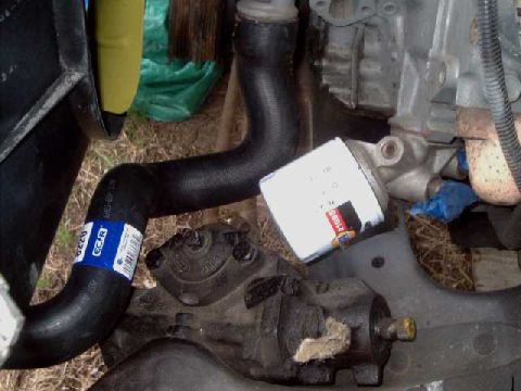 1984 Ford Bronco - Shorter oil filter clears stering box and hoses