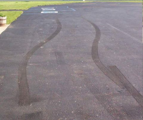 2006 Ford E350 - Burnout with my Bronco.