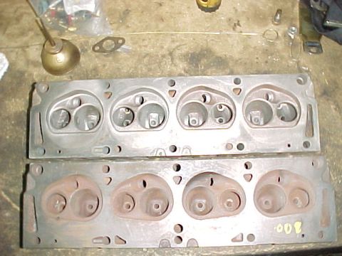 1968 Mercury Cougar - Combustion chambers Top - C8AE 6090-J Valves 2.09 / 1.66" Bottom - C8AE-H Valves 2.02 / 1.55"