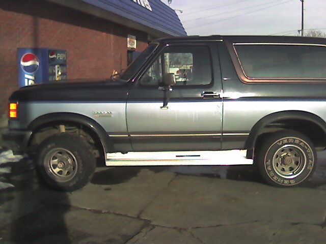 The original tires (well, not ORIGINAL for petes sake!).  I drove from South Carolina to Colorado on these puppies.  Check out how much space this truck wants for tires and these things are like dinky little donuts on it!