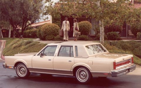 1982 Ford Crown Victoria LTD - 1981 Town Car Signature Series