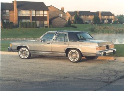 1982 Ford Crown Victoria LTD - 1984 Mercury Grand Marquis Notice the Brougham roof treatment, optional on the Grand Marquis and Crown Victoria.