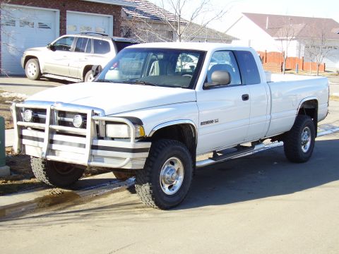 2001 Dodge 2500 photo
