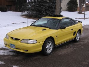 1995 Ford Mustang photo