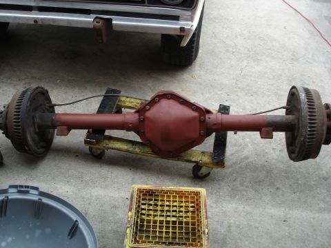 1986 Ford Bronco - cleaned a litle and no shock mounts