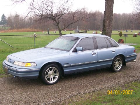 1992 Ford Crown Victoria LTD - 17's I just got , off Of a 98 Stang, not sure if I like them....