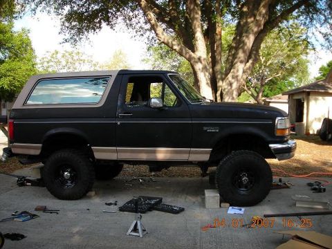 1993 Ford Bronco photo