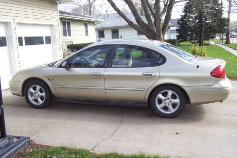 2000 Ford Taurus