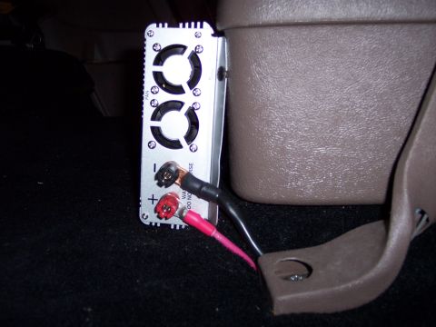 1996 Ford Bronco - 6 ga. power cables grounded to the seat belt anchor bolt