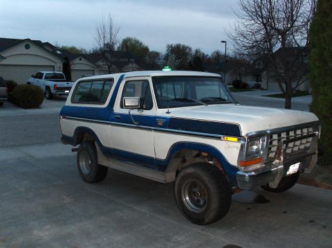 1978 Ford Bronco - dont break my ba!!s..I have a small rear main leak, but the huge puddle is water from draining and rinsing the washer fluid res.