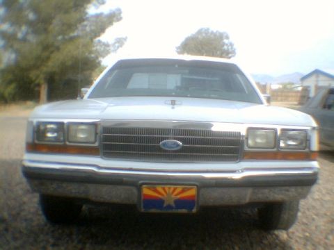 1989 Ford LTD Crown Victoria photo