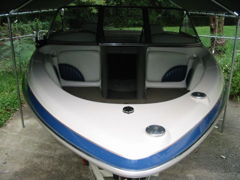 1988 Ford Bronco - shot of the front. you can see the two mounts for the detachable trolling motor.