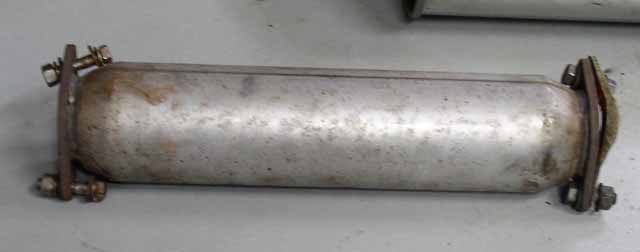 Exhaust component with mounting brackets and bolts