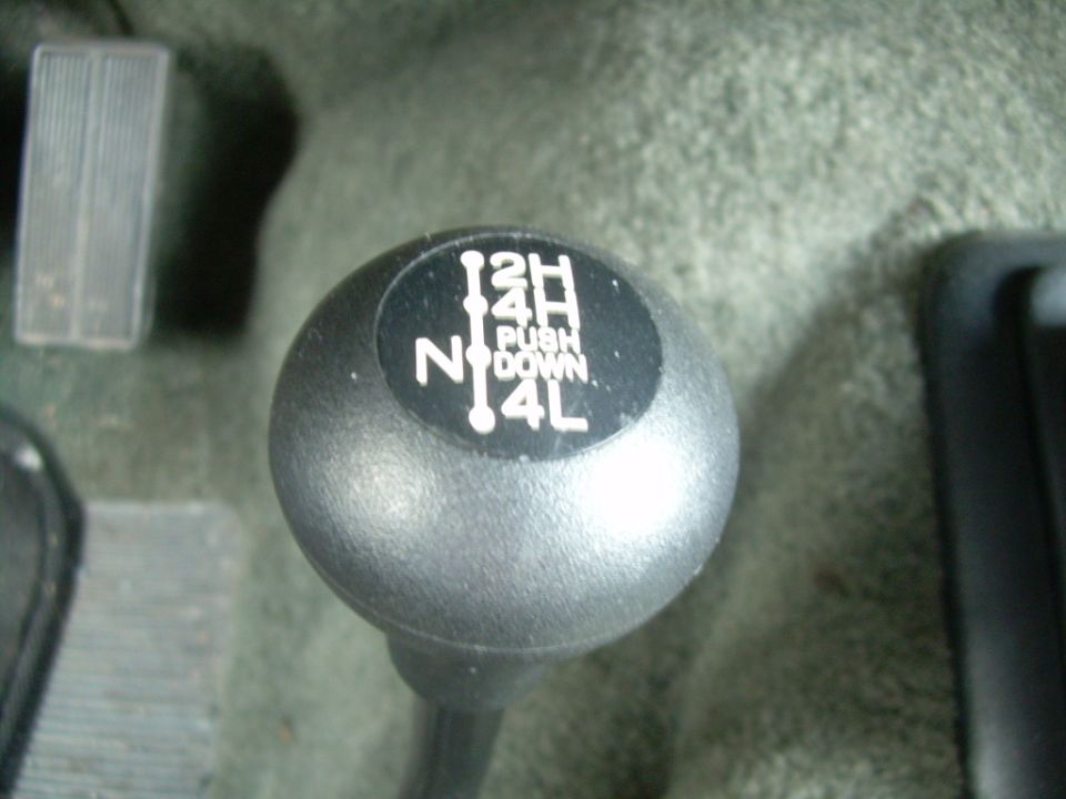 4WD transfer case shift knob with 2H, 4H, N, 4L pattern