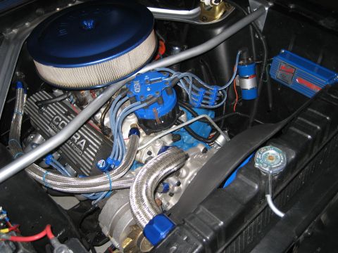 1970 Ford Mustang - Engine bay 2nd gen - after painting ingition and new wires.