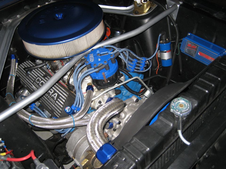 Engine bay 2nd gen - after painting ingition and new wires.