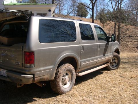2002 Ford Excursion - Mud is good
